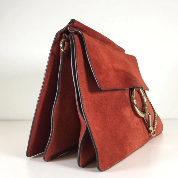 Chloe Faye - Picture 2 of 6